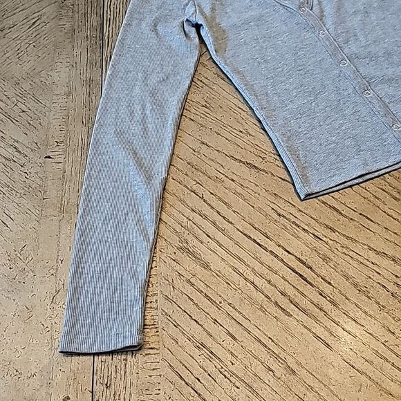 Girls gray ribbed Long sleeve top size S NWT - Picture 2 of 8